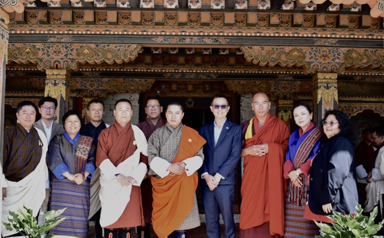 The team of Ministry of Home Affairs and Druk Asia takes a group photo.
