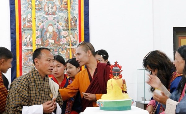 Bhutanese Youth showcase historical family heirlooms at The National Museum